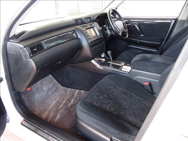 CROWN sedan