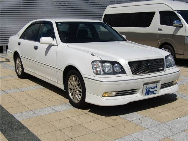 CROWN sedan