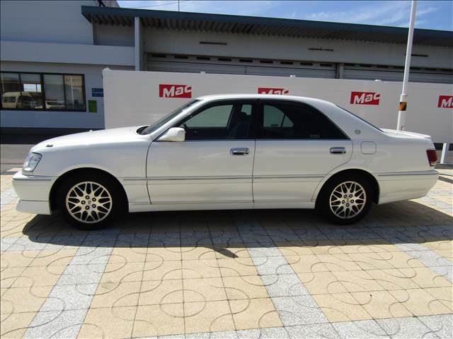 CROWN sedan