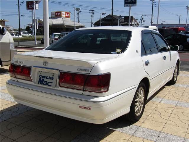 CROWN sedan