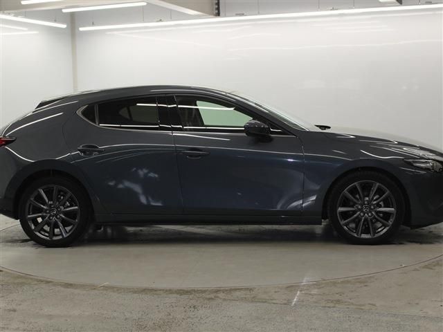 MAZDA3 FASTBACK