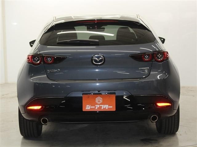 MAZDA3 FASTBACK