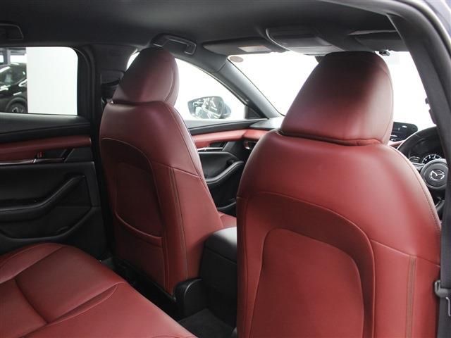 MAZDA3 FASTBACK