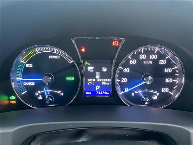 CROWN sedan hybrid