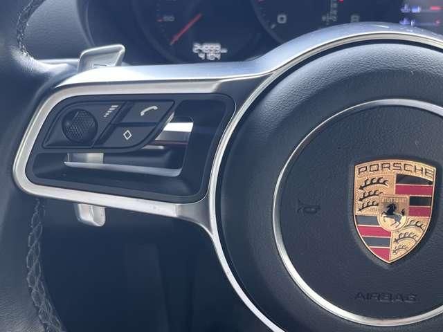 PORSCHE 718 CAYMAN