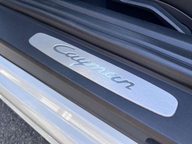 PORSCHE 718 CAYMAN
