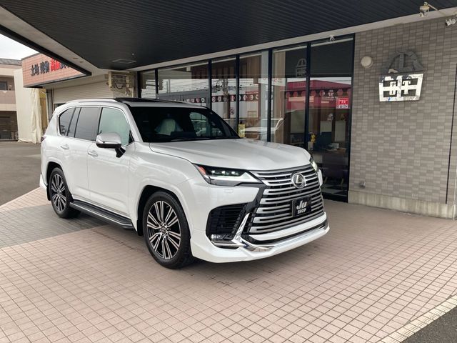 LEXUS LX600