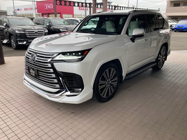 LEXUS LX600
