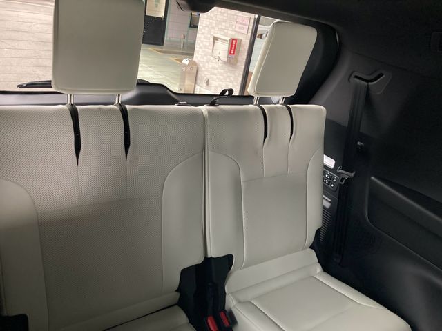 LEXUS LX600