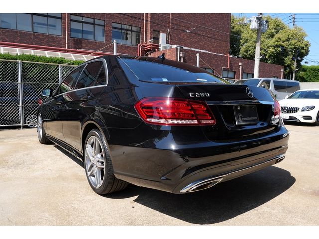 MERCEDES BENZ E-Class sedan