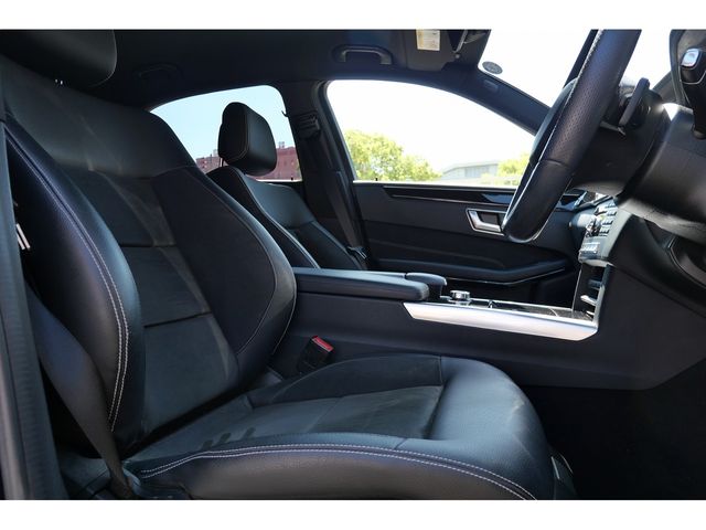 MERCEDES BENZ E-Class sedan