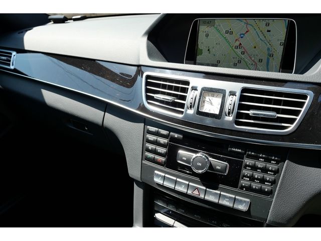 MERCEDES BENZ E-Class sedan