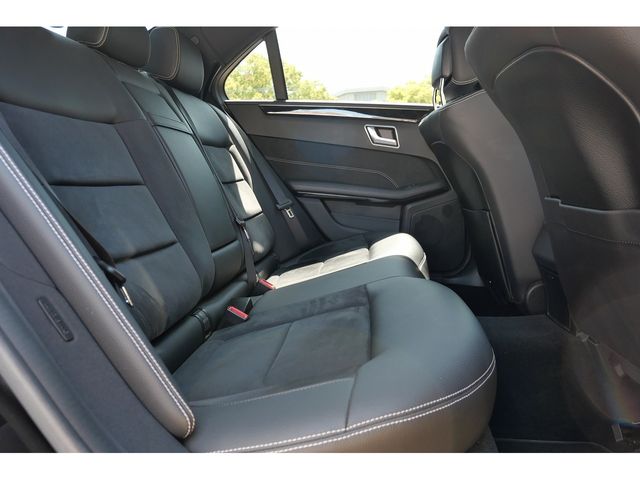 MERCEDES BENZ E-Class sedan