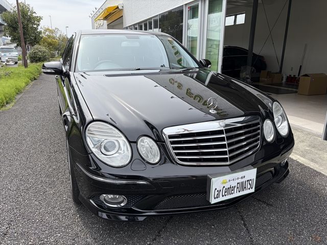 MERCEDES BENZ E class sedan