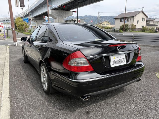 MERCEDES BENZ E class sedan