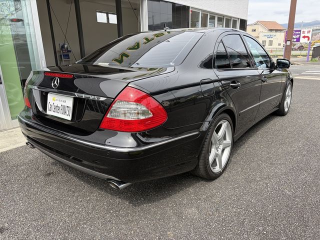 MERCEDES BENZ E class sedan