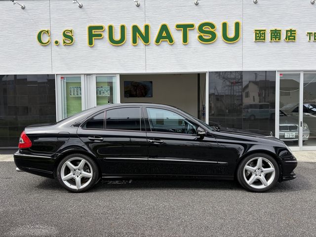 MERCEDES BENZ E class sedan
