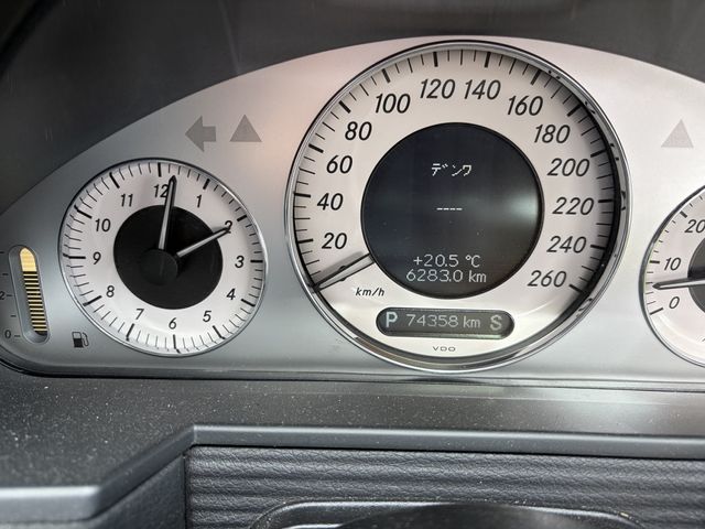 MERCEDES BENZ E class sedan