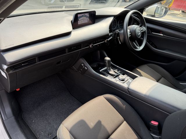 MAZDA3 FASTBACK