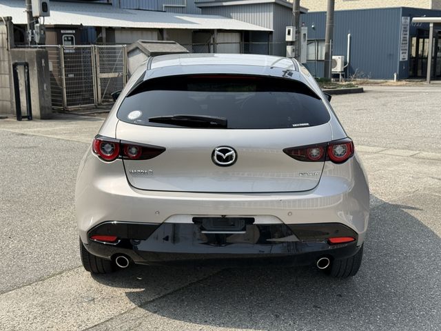MAZDA3 FASTBACK