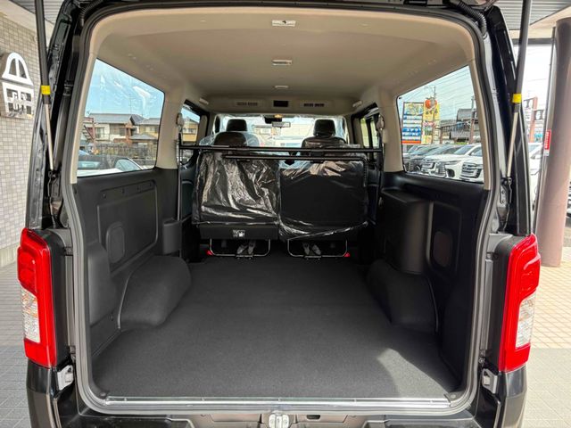 CARAVAN van 2WD
