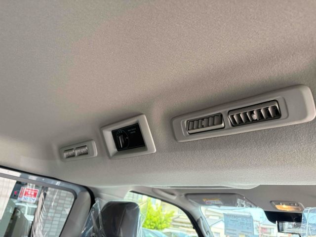 CARAVAN van 2WD