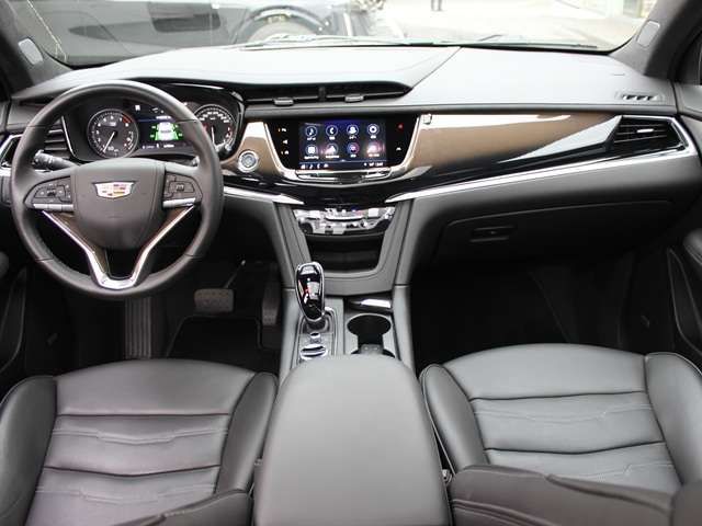 CADILLAC XT6
