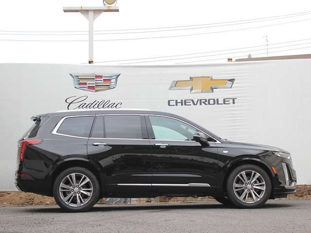 CADILLAC XT6