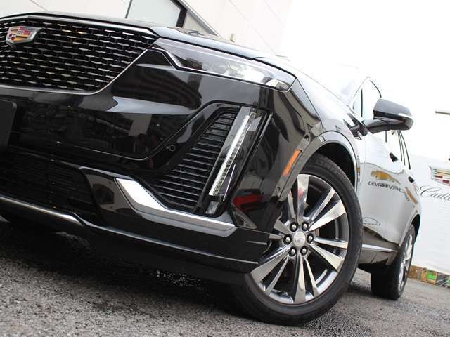 CADILLAC XT6