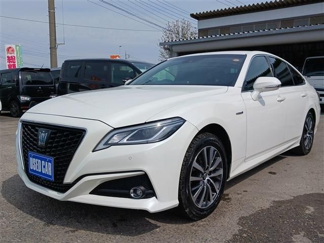 CROWN sedan hybrid 4WD