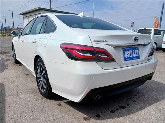 CROWN sedan hybrid 4WD