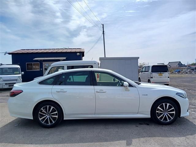 CROWN sedan hybrid 4WD