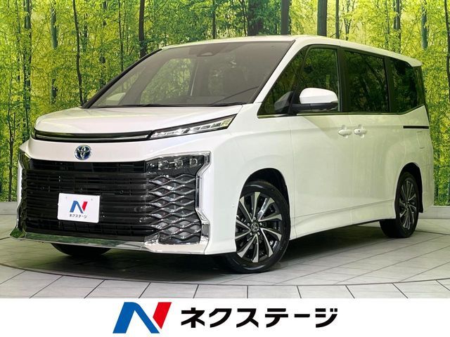 VOXY HYBRID
