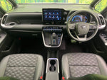 VOXY HYBRID