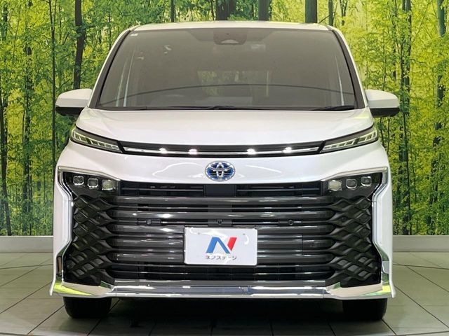 VOXY HYBRID