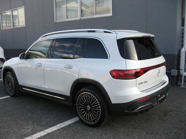 MERCEDES BENZ EQB