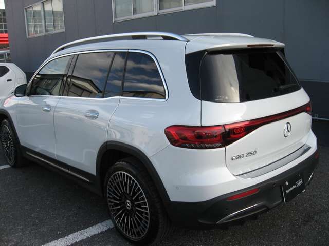 MERCEDES BENZ EQB