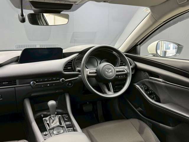MAZDA3 SEDAN