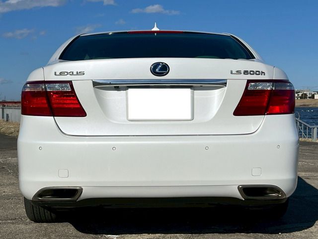 LEXUS LS600h