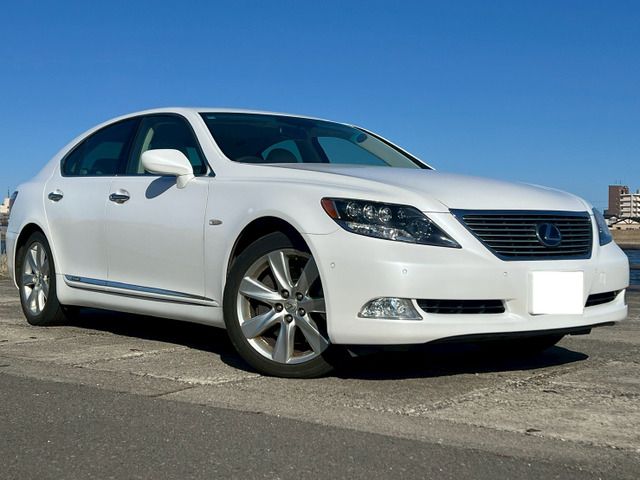 LEXUS LS600h