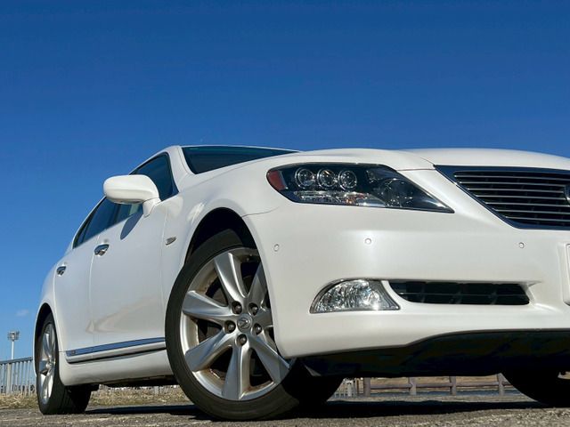 LEXUS LS600h