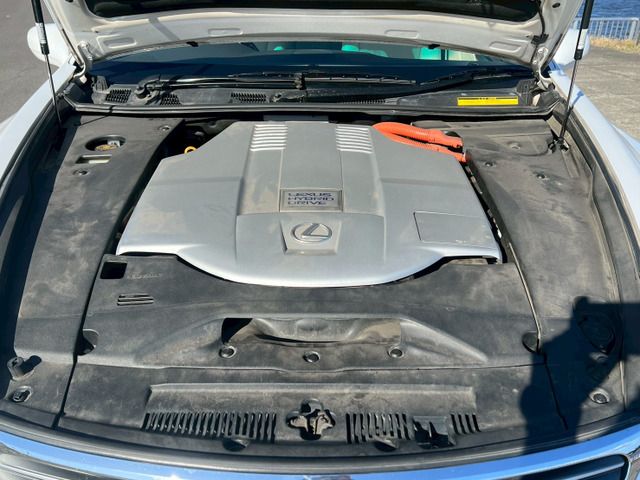 LEXUS LS600h