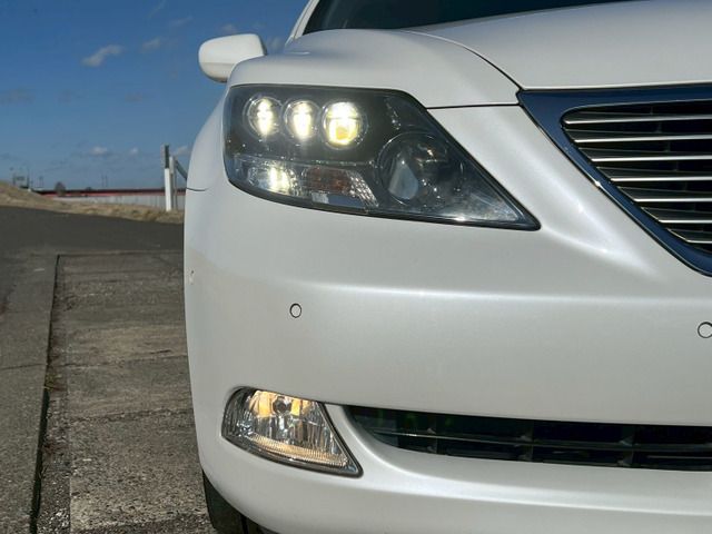 LEXUS LS600h