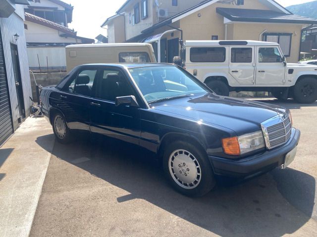 MERCEDES BENZ 190 class