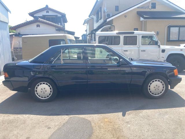 MERCEDES BENZ 190 class