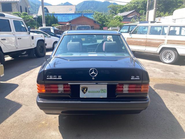 MERCEDES BENZ 190 class