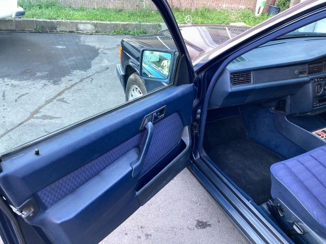 MERCEDES BENZ 190 class