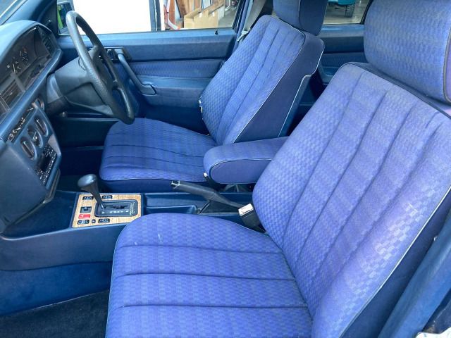 MERCEDES BENZ 190 class