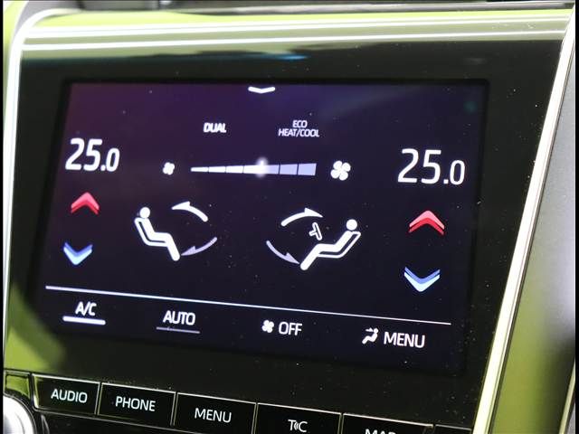 CROWN sedan hybrid