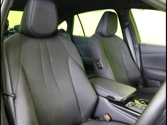 CROWN sedan hybrid
